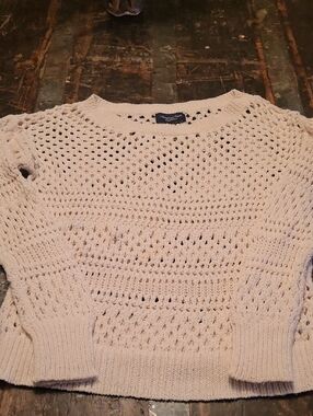American Eagle Outfitters Cream Open-Weave Crewneck Sweater Vintage